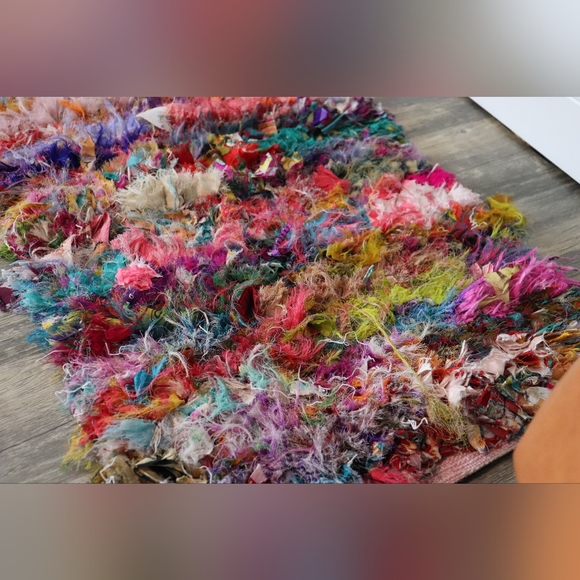 Handwoven Double-Sided Colorful Indian Chindi Rag Rug 21"x35" - Picture 4 of 4